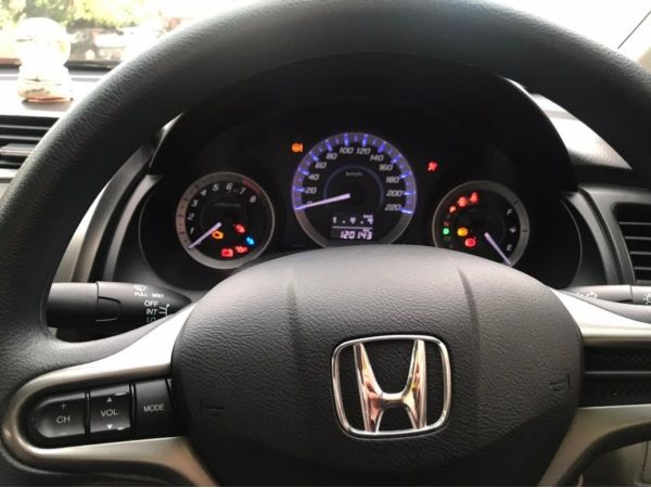 Honda City 1.5 V AT สีเทา เกียร์อัตโนมัติ ปี 2013 รถสภาพนางฟ้า รูปที่ 7
