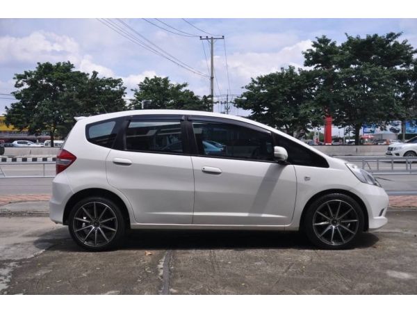 Honda Jazz 1.5V Hatchback AT 2010 รูปที่ 7