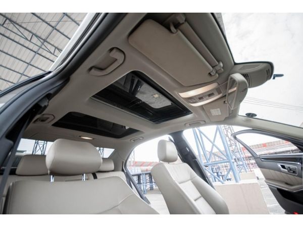 รถหรู Mercedes Benz 1.8E250 CGI Sedan หลังคาแก้ว โฉม W212 ปี2010 AT รูปที่ 6