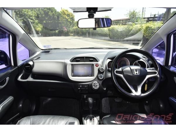 2010 HONDA JAZZ 1.5 V ใชเงิน 5 พันออกรถ ฟรีดาวน์ แถมประกันภัย รูปที่ 7