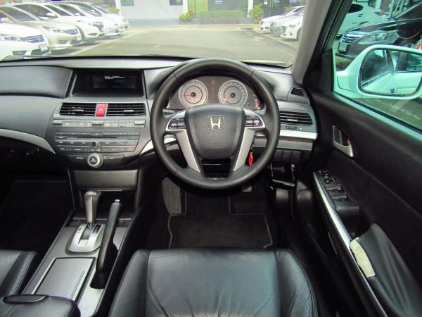 Honda accord 2.0EL Auto / 2011 รูปที่ 7