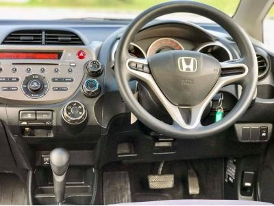 2012 HONDA JAZZ 1.5 i-VTEC V  เครดิตดีฟรีดาวน์ รูปที่ 7