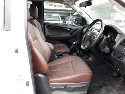 ISUZU D-MAX SPACE CAB 3.0 Z HILANDER CC. ปี 2019 สี ขาว เกียร์ Manual รูปที่ 6