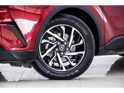 2018 TOYOTA CH-R HV 1.8 Hi HYBRID ผ่อน 6,087 บาท 12 เดือนแรก รูปที่ 7