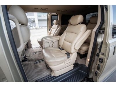 Hyundai H1 Deluxe 2.5 L 2010 A/T ดีเซล รูปที่ 8