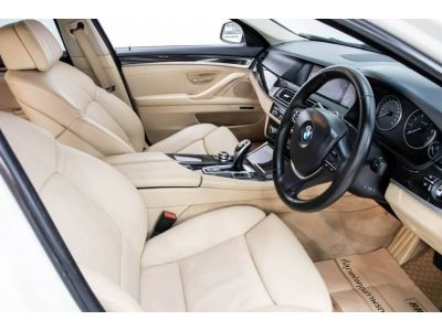 BMW SERIES 5  F10 523i 2011 รูปที่ 8