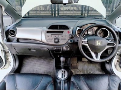 Honda Jazz 1.5 SV i-VTEC auto จด 2013 รูปที่ 8