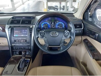 Toyota Camry 2.5 Hybrid Navigator ปี 17 AT (รถมือสอง ราคาดี เจ้าของขายเอง รถสวย สภาพดี ไมล์แท้) รูปที่ 8