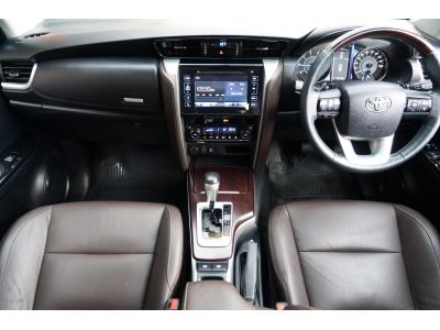 2015 TOYOTA FORTUNER 2.4 V  สีดำ รูปที่ 8