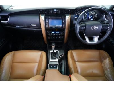 2015 TOYOTA FORTUNER 2.8 V 4WD A/T สีน้ำตาล รูปที่ 8