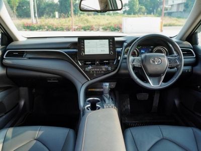 2021 TOYOTA CAMRY 2.5 HYBRID PREMIUM   ⭐ ฟรีดาวน์ ⭐ รูปที่ 8