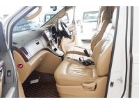 2012 Hyundai Grand Starex 2.5 VIP Wagon AT สีขาว เกียร์อัตโนมัติ 5 สปีด ทิปโทนิก เครื่องยนต์เทอร์โบดีเซล 175 Hp สุดประหยัด ภายในแต่งvip รูปที่ 8